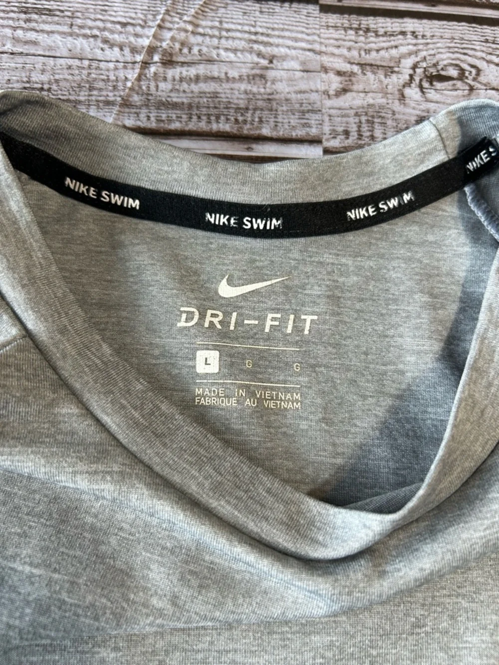 Nike Men’s Long-Sleeve Dri-FIT Swim shirt